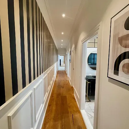Beautiful 3 Bedroom Flat Next To The Marble Church Copenhague