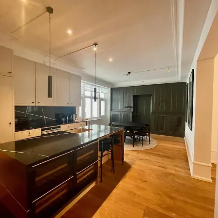 Beautiful 3 Bedroom Flat Next To The Marble Church * Copenhague