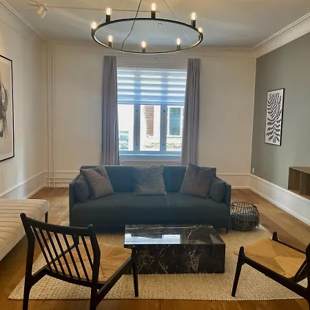 Beautiful 3 Bedroom Flat Next To The Marble Church Apartment