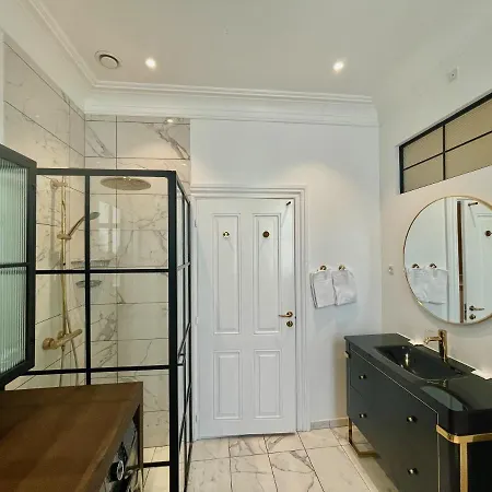 Beautiful 3 Bedroom Flat Next To The Marble Church Copenhagen